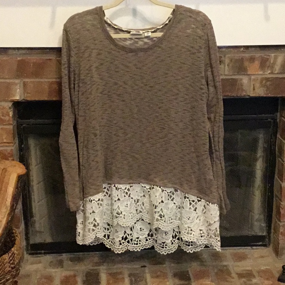 Women’s Lace bottom sweater XL